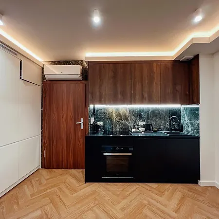 Modern Amber * סטגנה