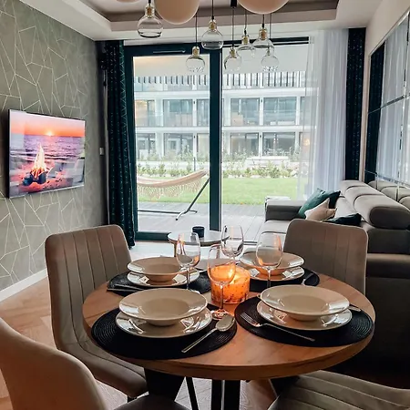 Modern Amber סטגנה