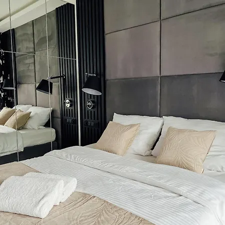 Modern Amber סטגנה